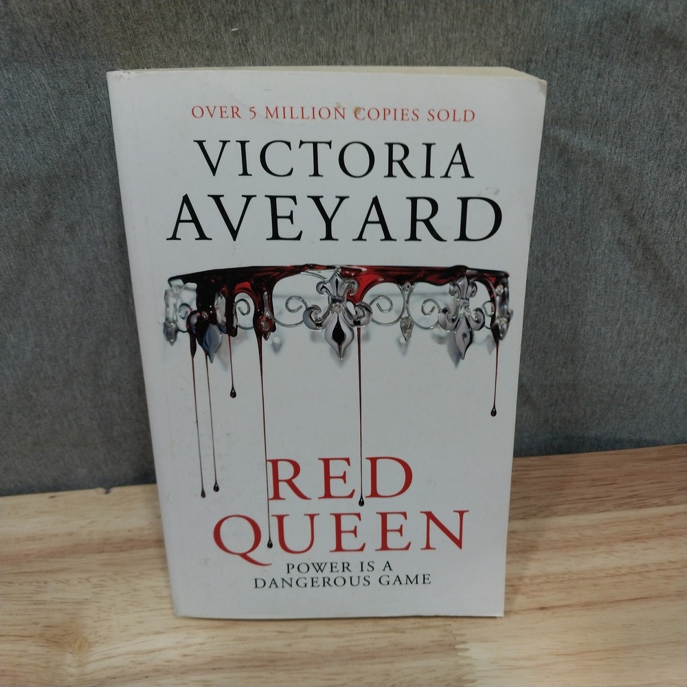 Victoria Aveyard Red Queen Novel Young Adult Fantasy Paperback White Red